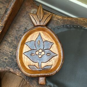 VINTAGE 70s Wood Carved Pineapple Dish